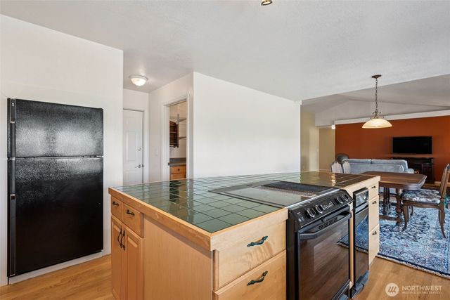 459 Octopus Avenue NE, Ocean Shores, WA 98569