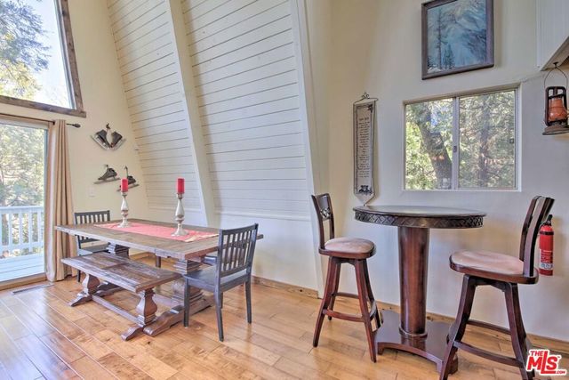 888 Grass Valley Road, Lake Arrowhead, CA 92352