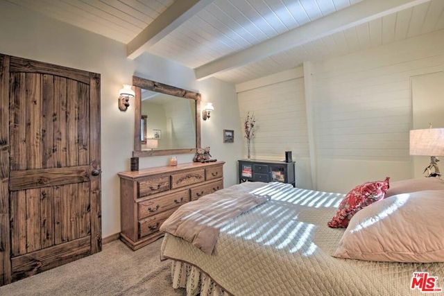 888 Grass Valley Road, Lake Arrowhead, CA 92352
