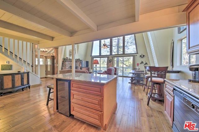 888 Grass Valley Road, Lake Arrowhead, CA 92352