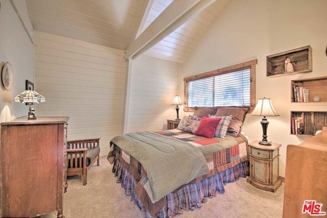 888 Grass Valley Road, Lake Arrowhead, CA 92352