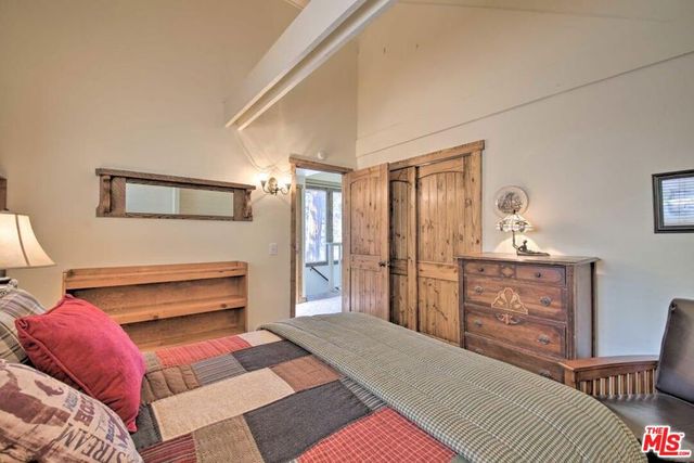 888 Grass Valley Road, Lake Arrowhead, CA 92352