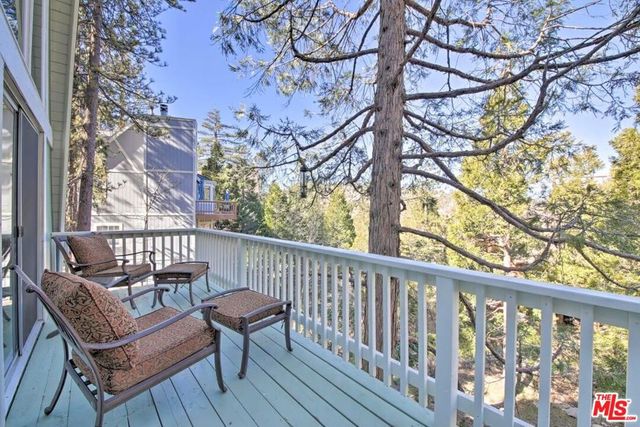 888 Grass Valley Road, Lake Arrowhead, CA 92352