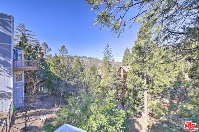 888 Grass Valley Road, Lake Arrowhead, CA 92352