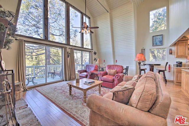 888 Grass Valley Road, Lake Arrowhead, CA 92352