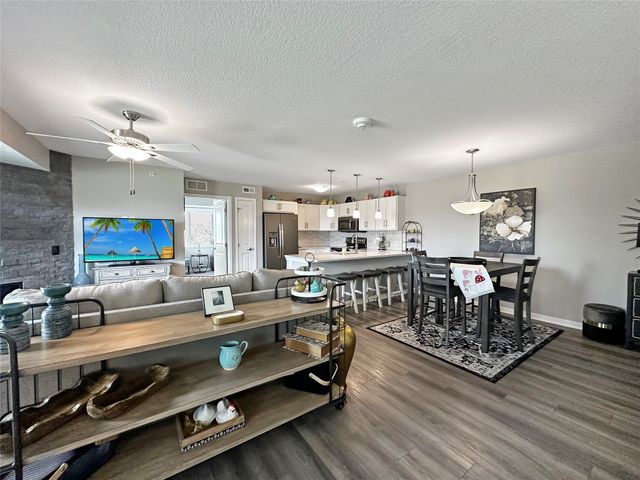 4837 86th Street 24, Urbandale, IA 50322