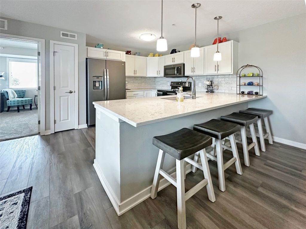 4837 86th Street 24, Urbandale, IA 50322