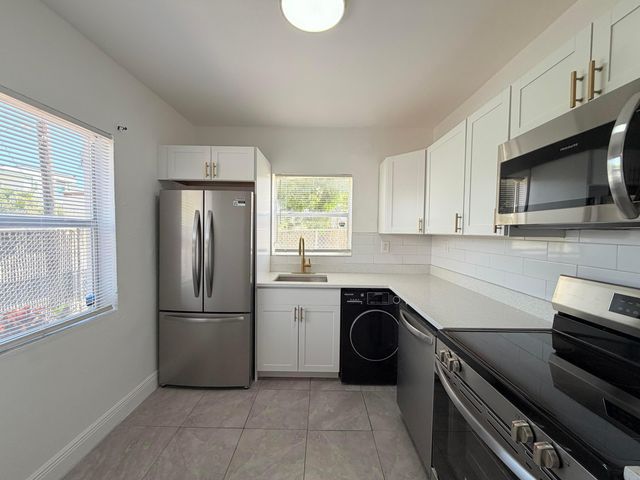 1010 Grant Street, West Palm Beach, FL 33407