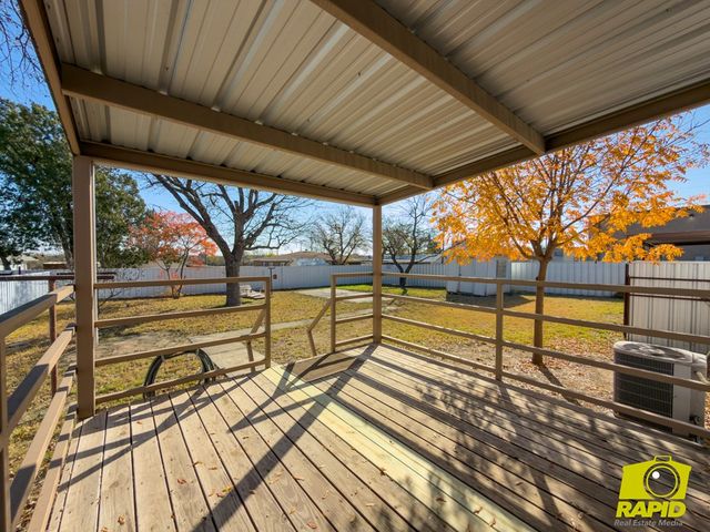 220 N Broadway Street, Mertzon, TX 76941