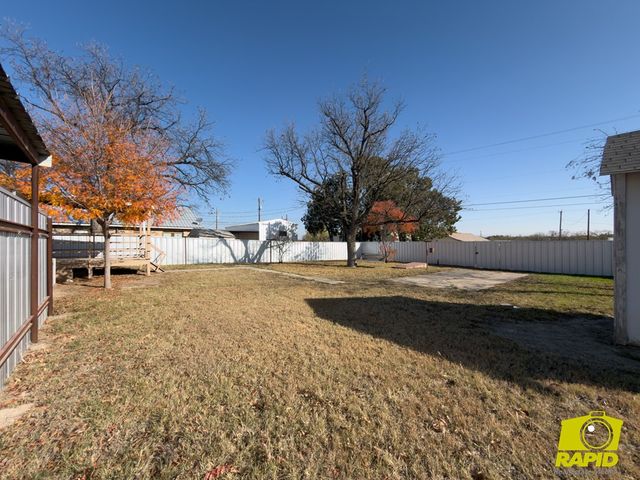 220 N Broadway Street, Mertzon, TX 76941