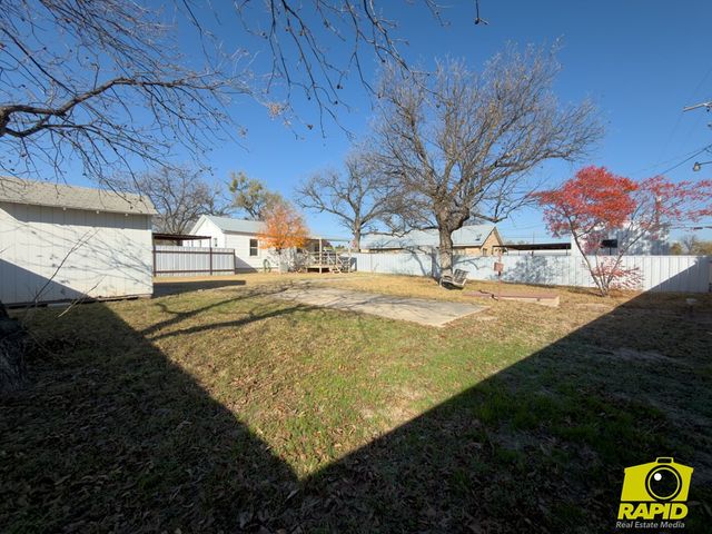 220 N Broadway Street, Mertzon, TX 76941