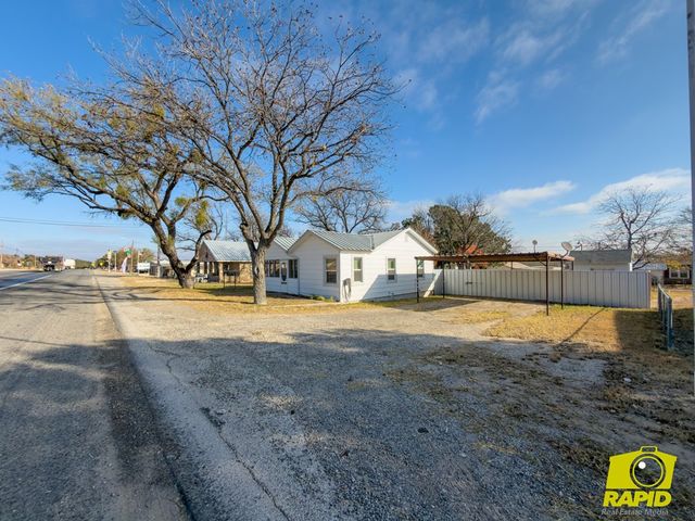 220 N Broadway Street, Mertzon, TX 76941