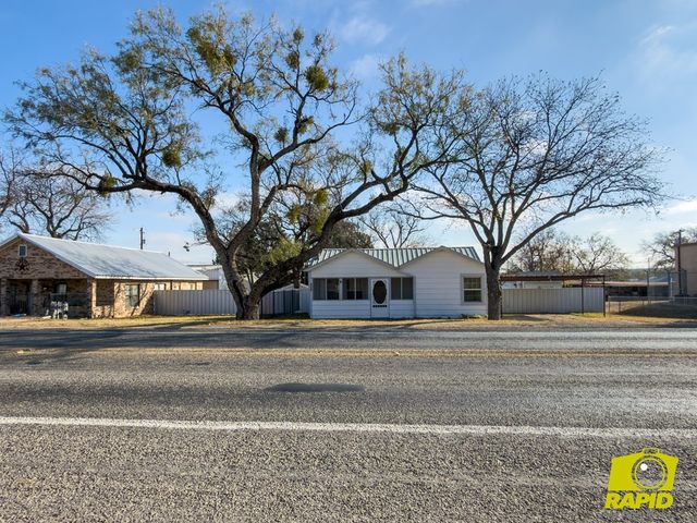 220 N Broadway Street, Mertzon, TX 76941