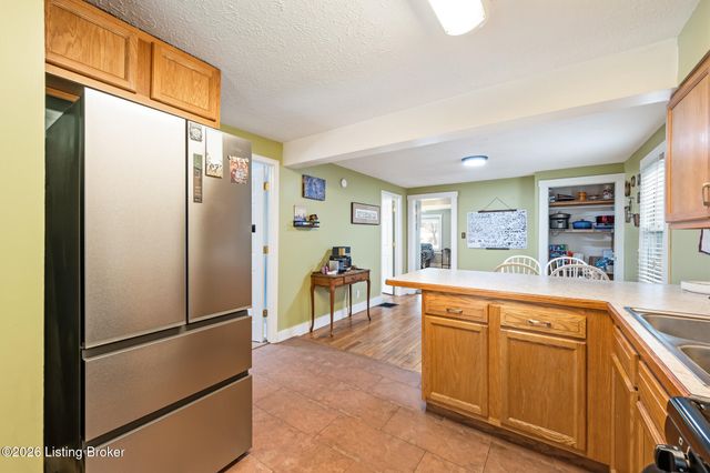 922 W Evelyn Ave, Louisville, KY 40215