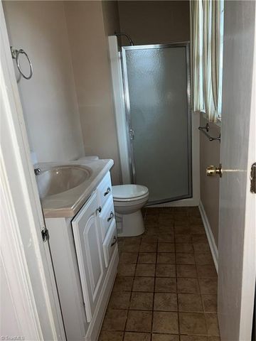 198 Green Knolls Drive, Eden, NC 27288