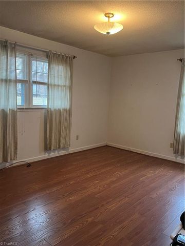 198 Green Knolls Drive, Eden, NC 27288