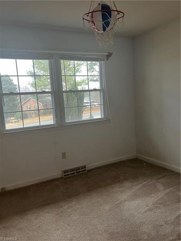 198 Green Knolls Drive, Eden, NC 27288