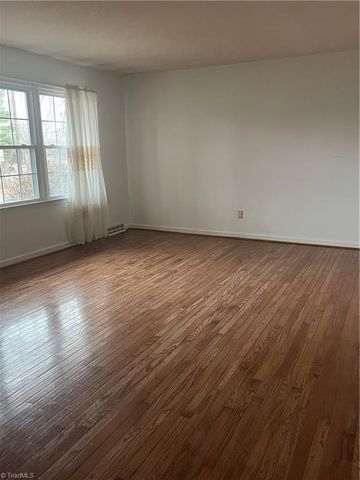 198 Green Knolls Drive, Eden, NC 27288