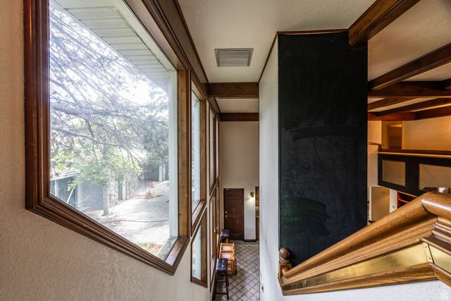 5529 S WOODCREST DR, Holladay, UT 84117