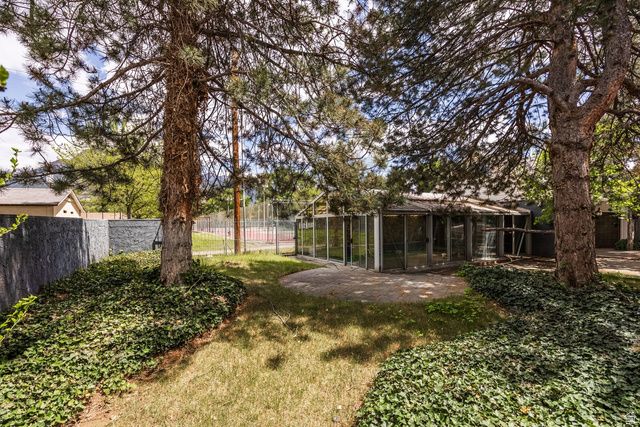 5529 S WOODCREST DR, Holladay, UT 84117