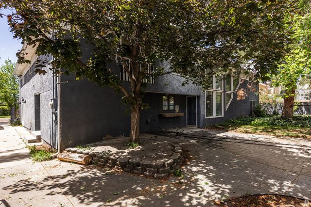 5529 S WOODCREST DR, Holladay, UT 84117