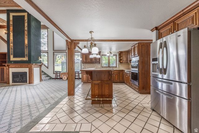 5529 S WOODCREST DR, Holladay, UT 84117