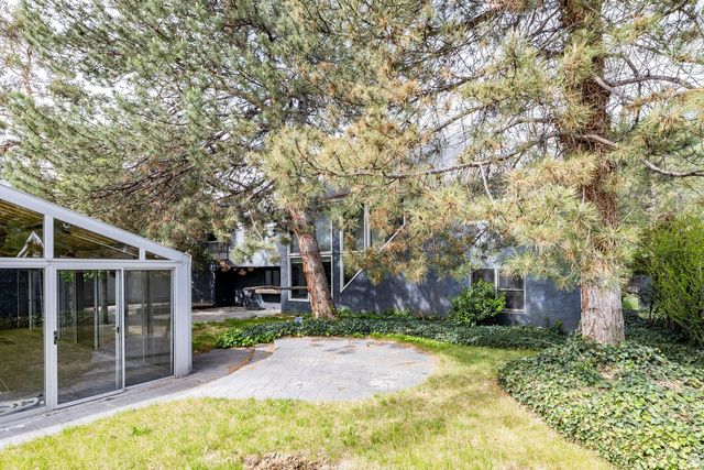 5529 S WOODCREST DR, Holladay, UT 84117