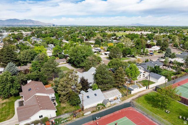 5529 S WOODCREST DR, Holladay, UT 84117