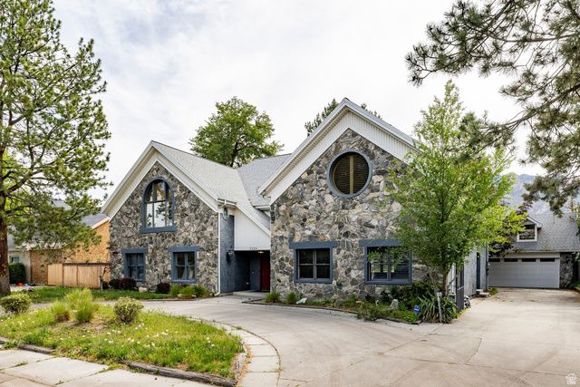 5529 S WOODCREST DR, Holladay, UT 84117