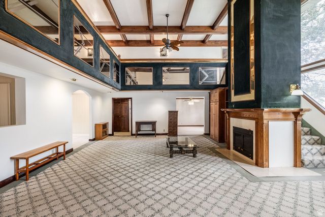5529 S WOODCREST DR, Holladay, UT 84117