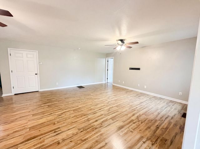 144 Lizzie Wallin, Crab Orchard, KY 40419