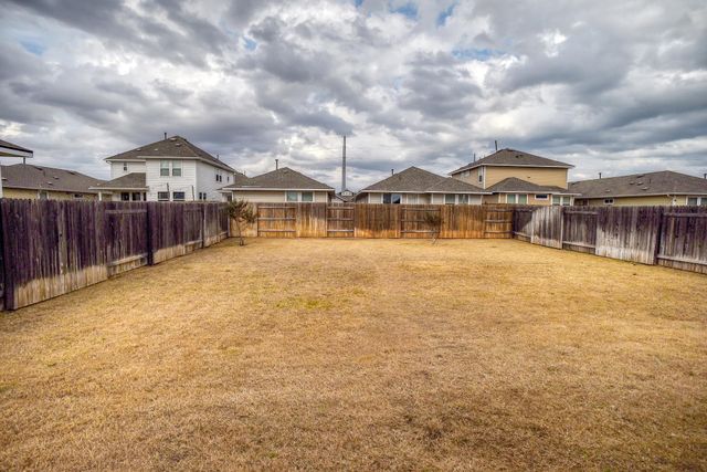 210 Cold Spring LOOP, Bastrop, TX 78602