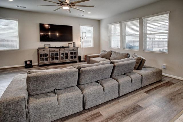 210 Cold Spring LOOP, Bastrop, TX 78602