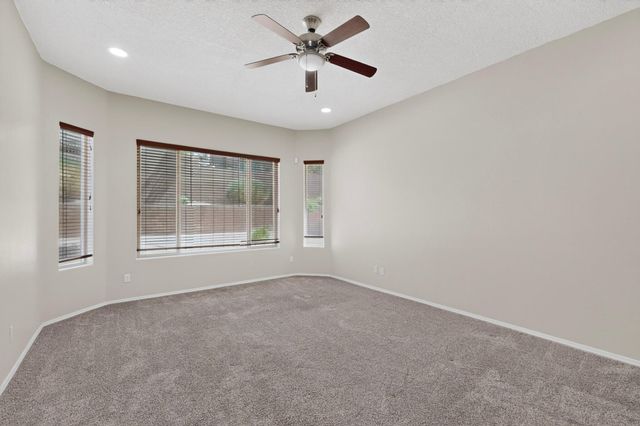 4020 Colina Roja Lane NE, Rio Rancho, NM 87124