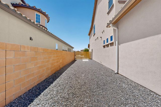 4020 Colina Roja Lane NE, Rio Rancho, NM 87124
