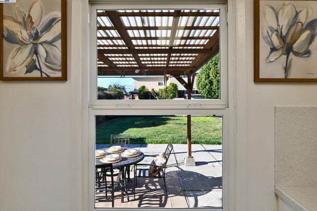 15377 Churchill St, San Leandro, CA 94579