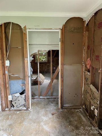 1124 Riverside Drive, Charlotte, NC 28214