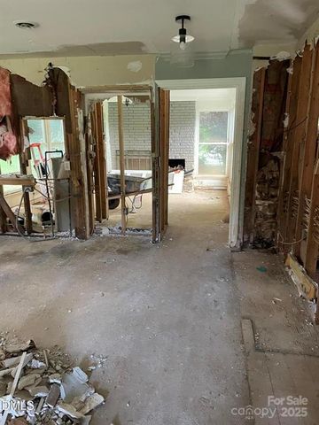 1124 Riverside Drive, Charlotte, NC 28214