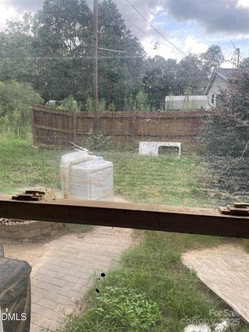 1124 Riverside Drive, Charlotte, NC 28214