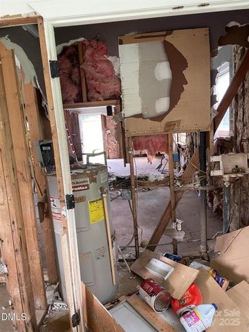 1124 Riverside Drive, Charlotte, NC 28214