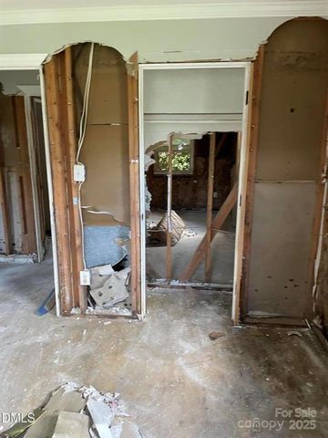 1124 Riverside Drive, Charlotte, NC 28214