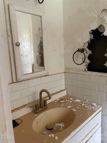 1124 Riverside Drive, Charlotte, NC 28214