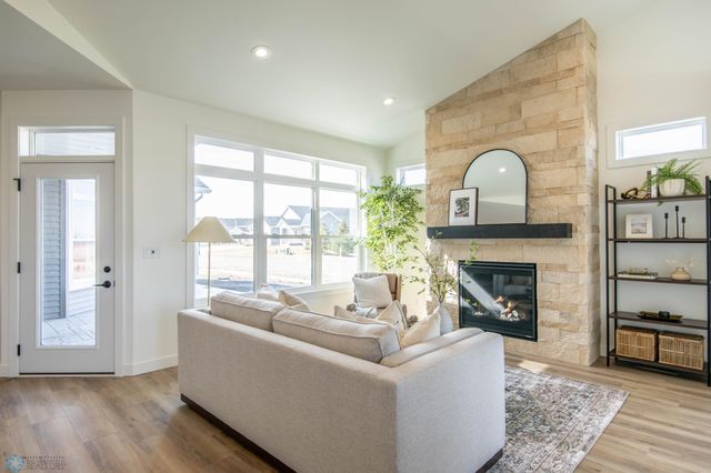 5116 Mira Way W, West Fargo, ND 58078