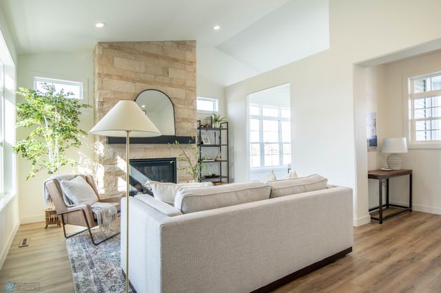 5116 Mira Way W, West Fargo, ND 58078