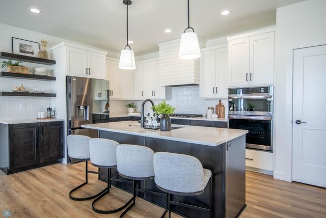 5116 Mira Way W, West Fargo, ND 58078