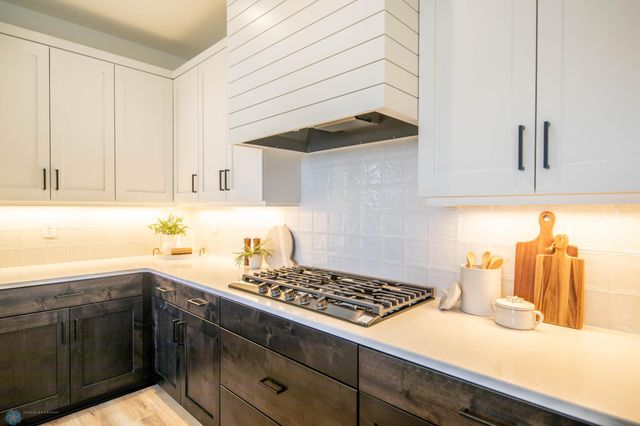 5116 Mira Way W, West Fargo, ND 58078