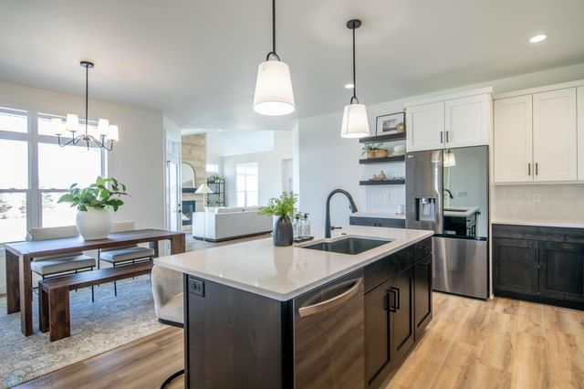 5116 Mira Way W, West Fargo, ND 58078