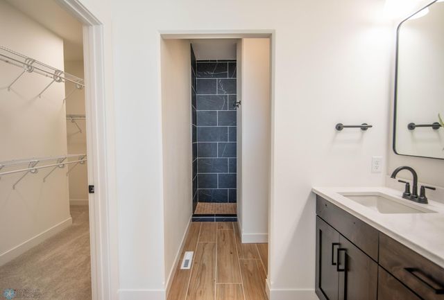 5116 Mira Way W, West Fargo, ND 58078