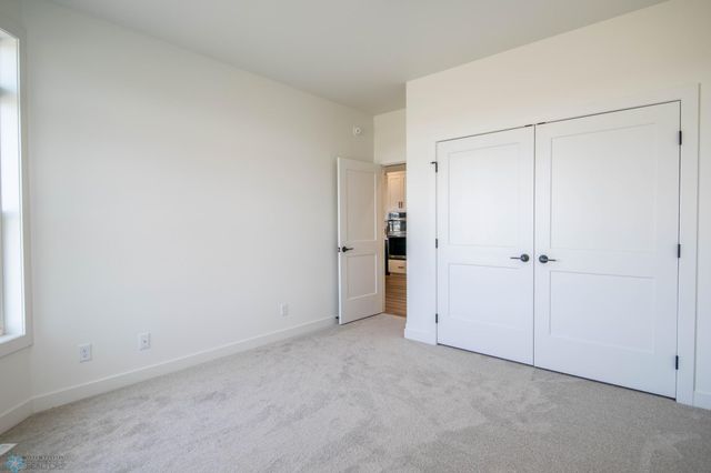 5116 Mira Way W, West Fargo, ND 58078