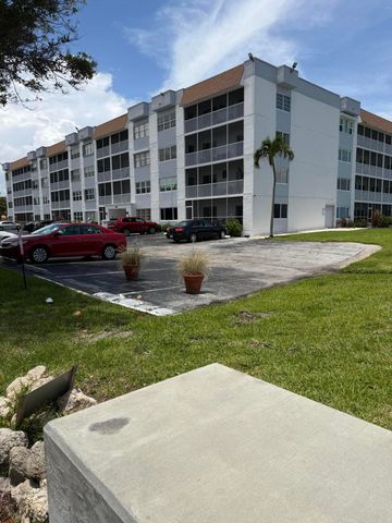1516 S LAKESIDE Drive 107, Lake Worth Beach, FL 33460